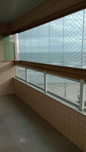 Lindo Apartamento Vista Mar, pé na areia